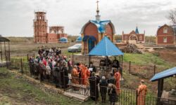 Водосвятие на источнике-колодце св. А. Чагринского Водосвятие на источнике-колодце св. А. Чагринского
